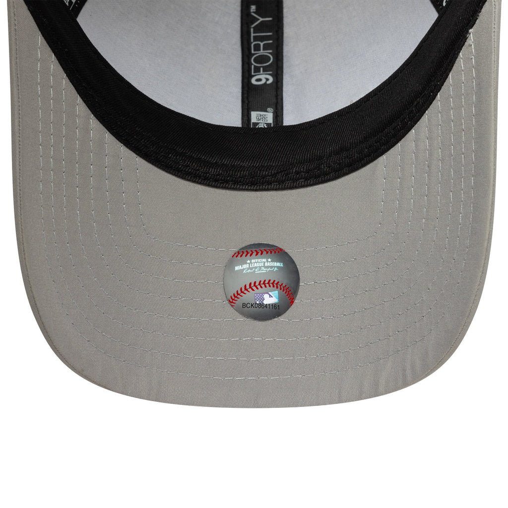 New York Yankees Flawless 9Forty Trucker Grey MLB Vintage Snapback Baseball Cap Adjustable Streetwear Hat